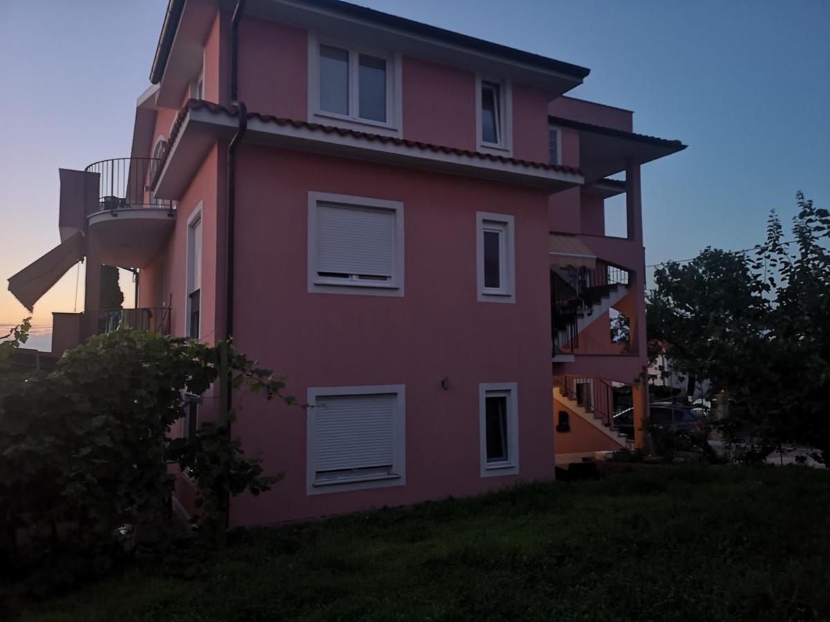 Apartment & Rooms Lilis イゾラ エクステリア 写真