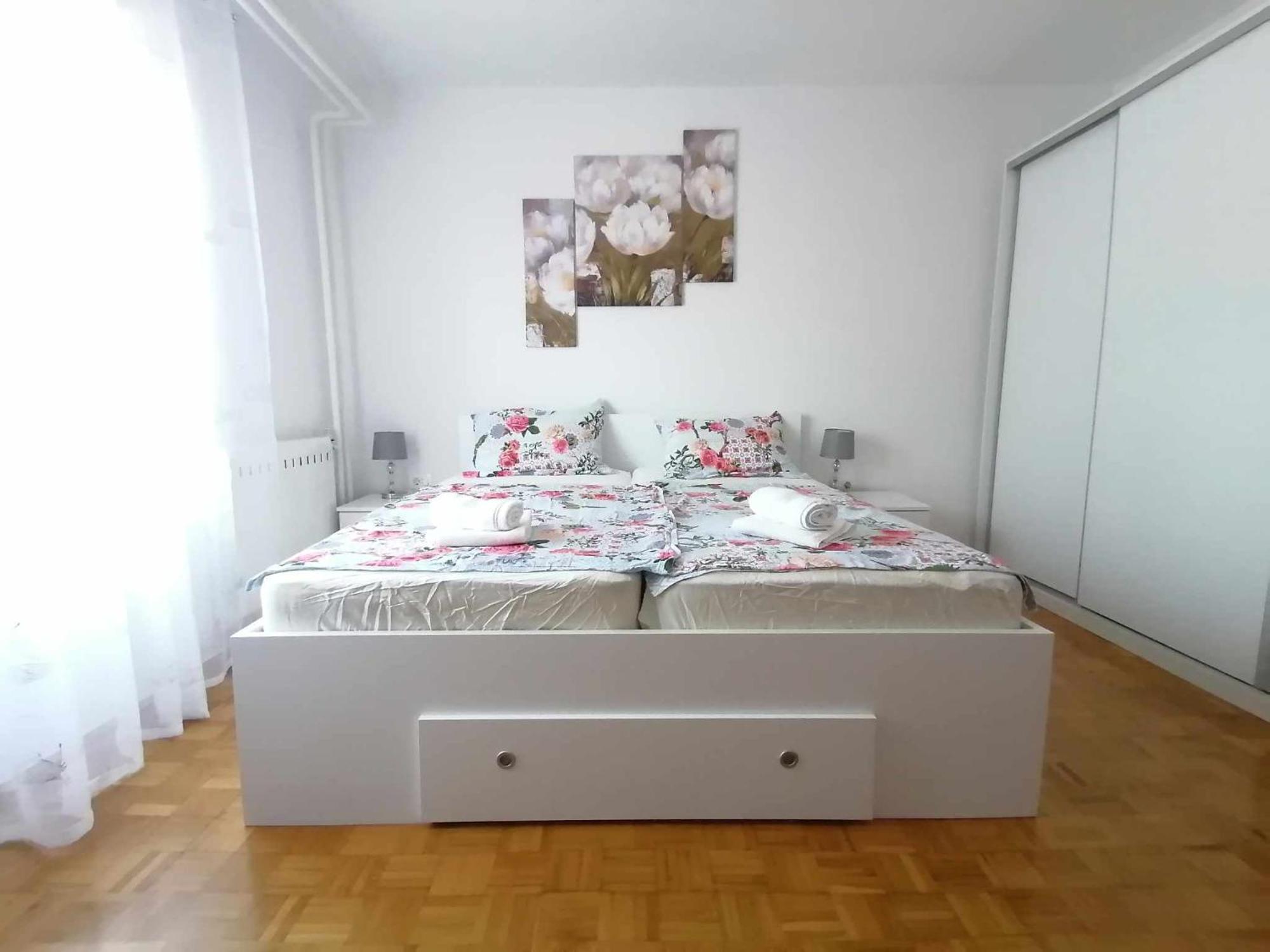Apartment & Rooms Lilis イゾラ エクステリア 写真