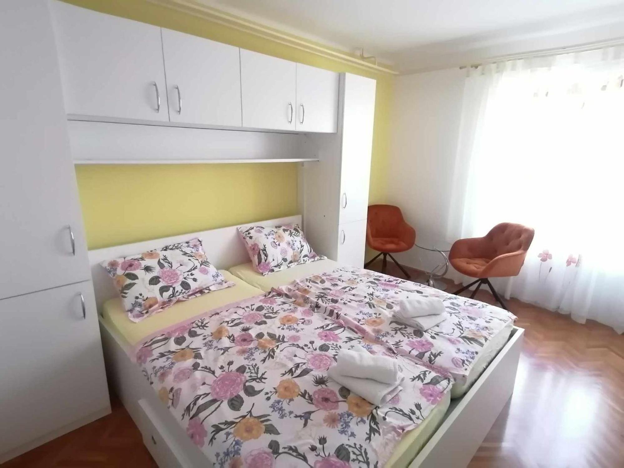 Apartment & Rooms Lilis イゾラ エクステリア 写真